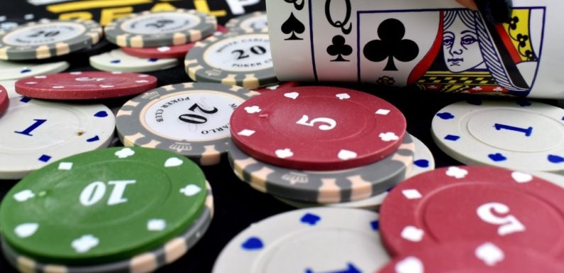 How to Use Free Bonus at Online Casino Gambling Sites