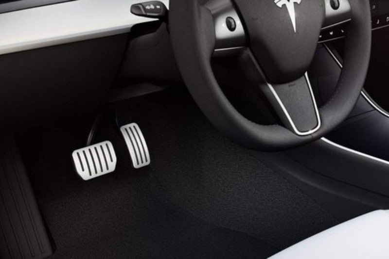 how-many-pedals-does-a-tesla-have_1753708832